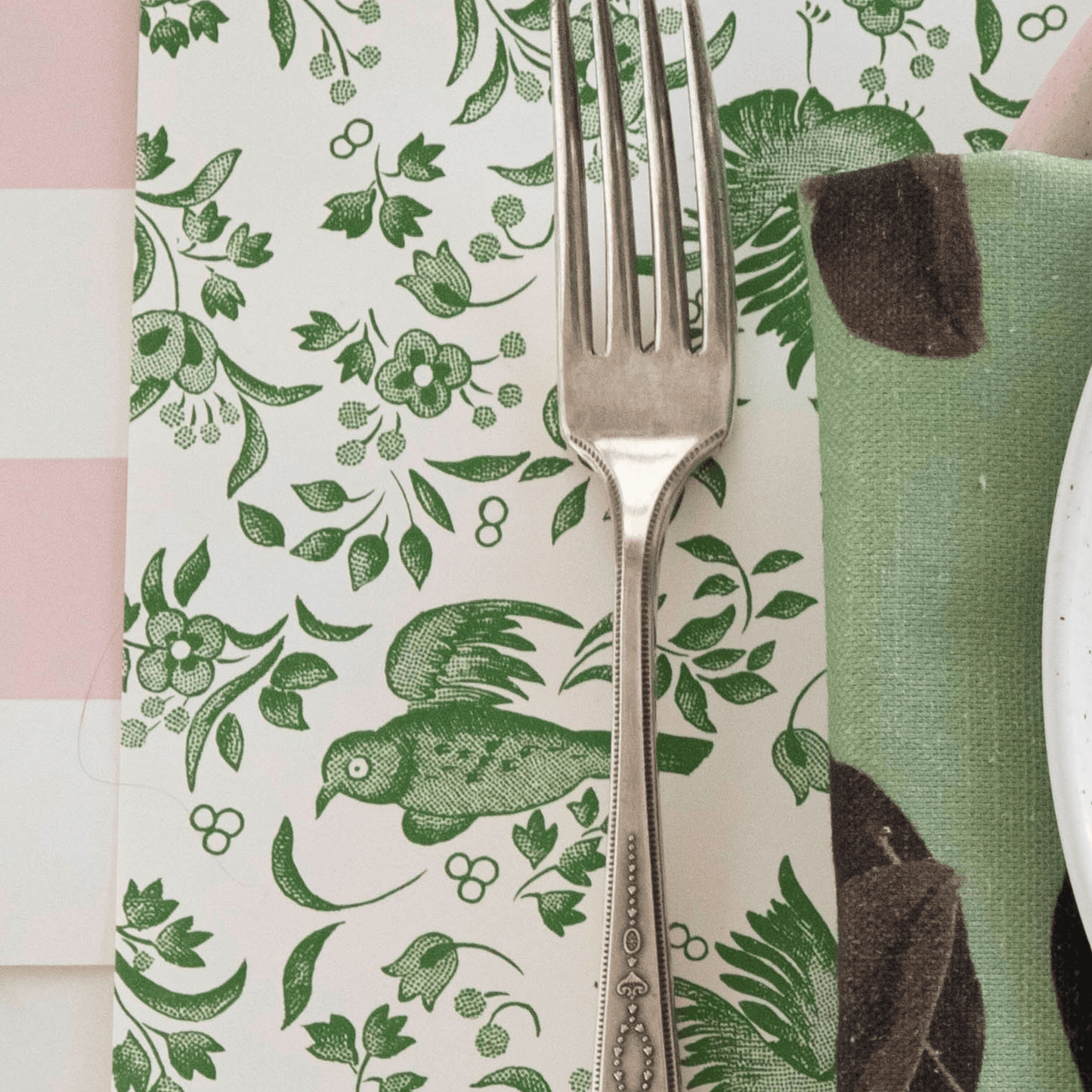 Burleigh x Hester & Cook Green Regal Peacock Paper Placemats, Pack of 18