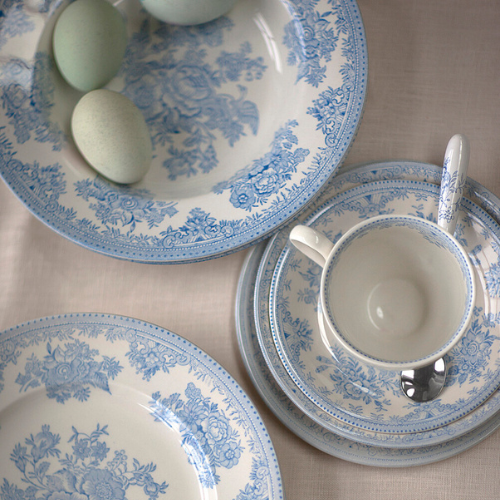 How to Remove Tea Stains from Cups & Teapots