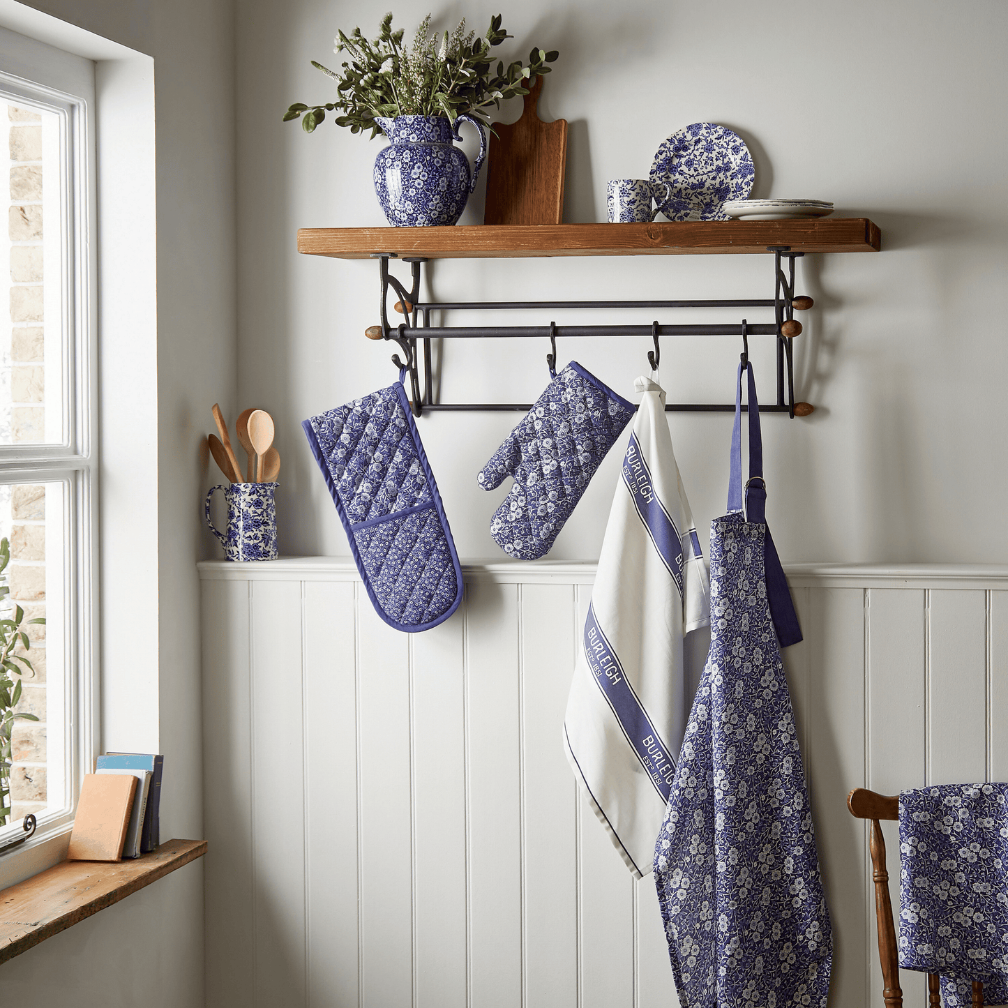 Burleigh x Bedeck of Belfast Blue Calico Oven Mitt