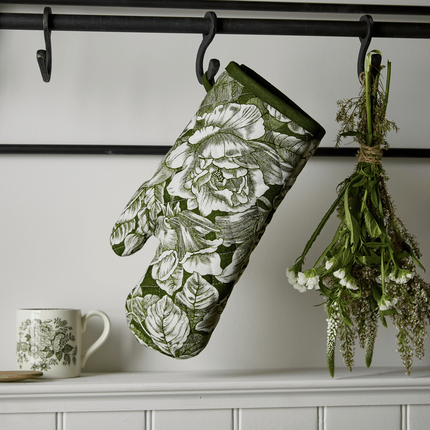 Burleigh x Bedeck of Belfast Green Hibiscus Oven Mitt