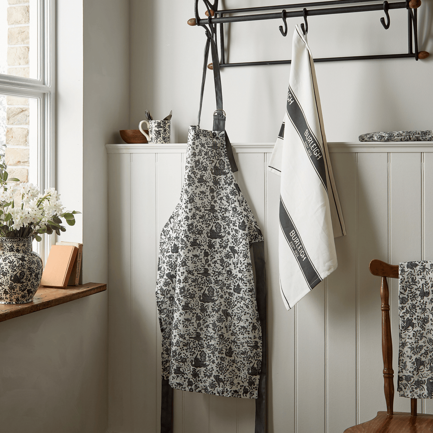 Burleigh x Bedeck of Belfast Charcoal and White Regal Peacock Tea Towel, Pack of 2